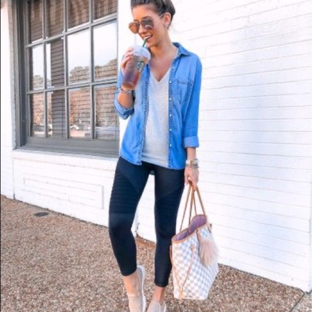 H&M medium wash denim button down shirt